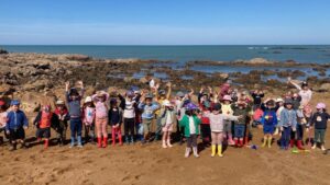Sous le soleil… Les enfants de Maternelle ont découvert la mer et les Salines