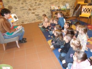 Des histoires de monstres à la bibliothèque